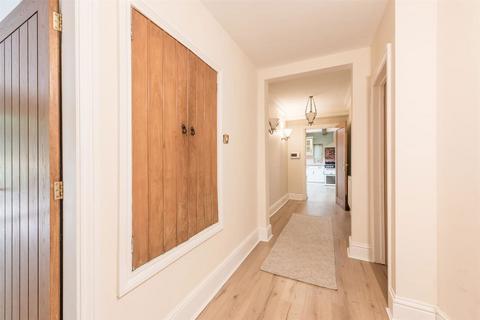 25 Ampton Road, Birmingham, B15 2UP