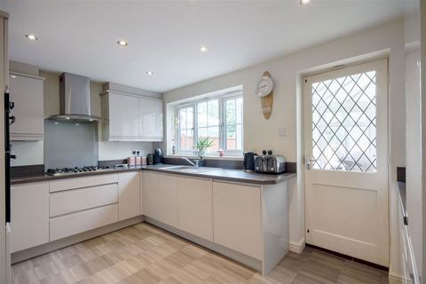 11 Chadstone Close, Shirley, Solihull, B90 4YX
