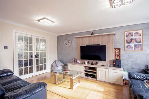 11 Chadstone Close, Shirley, Solihull, B90 4YX