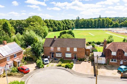 40 Burrows Close, Woburn Sands, Milton Keynes, MK17 8SN