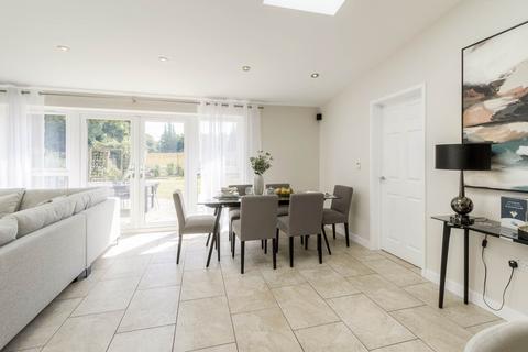40 Burrows Close, Woburn Sands, Milton Keynes, MK17 8SN