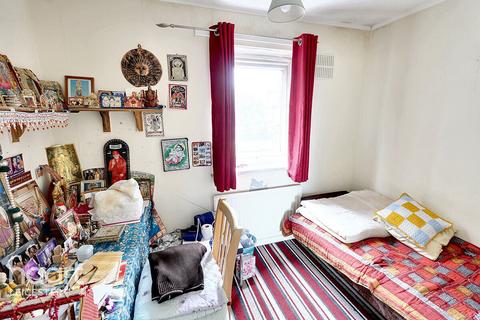 40 Amadis Road, Leicester, LE4 1DB