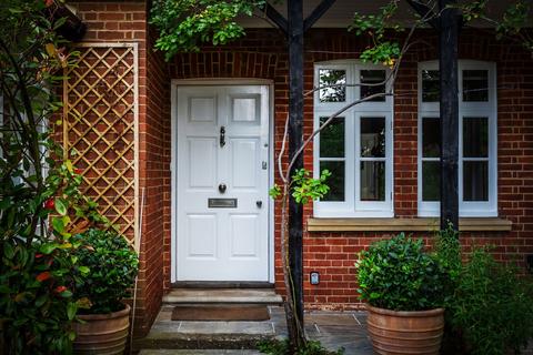 5 bedroom detached house for sale, St. Margarets Avenue, East Grinstead RH19