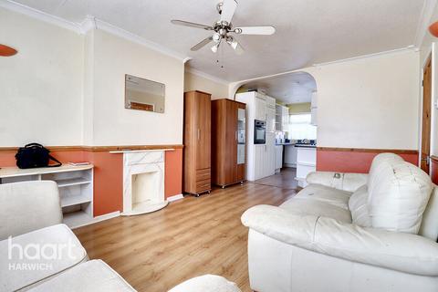 25 Balton Way, Harwich, CO12 4UP
