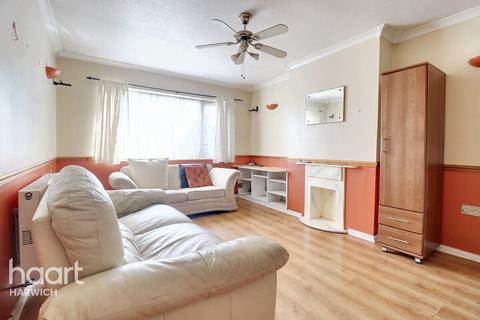 25 Balton Way, Harwich, CO12 4UP