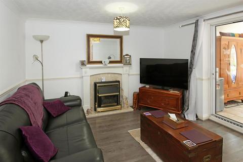 3 bedroom detached house for sale, Low Valley Close, Ketley