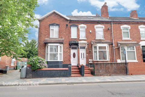 3 bedroom end of terrace house for sale, West Street, Crewe