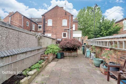 3 bedroom end of terrace house for sale, West Street, Crewe