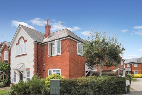 2 bedroom end of terrace house for sale, Wickham, Hampshire