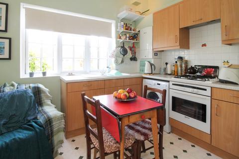 1 Cases Bakery Close, Wickham, Fareham, PO17 5QH
