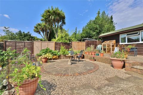 114 Batten Avenue, Woking, GU21 8UP