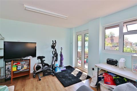 114 Batten Avenue, Woking, GU21 8UP
