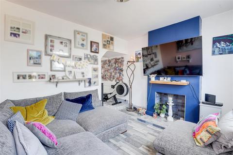 6 Brooks Cottages, Carlton, Nottingham, NG4 1FW
