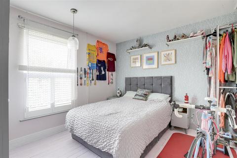 6 Brooks Cottages, Carlton, Nottingham, NG4 1FW