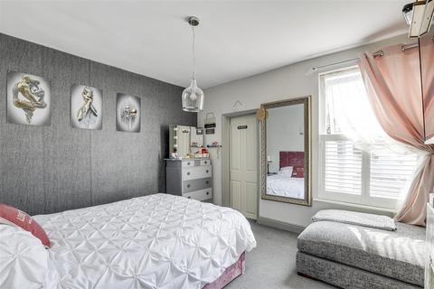 6 Brooks Cottages, Carlton, Nottingham, NG4 1FW