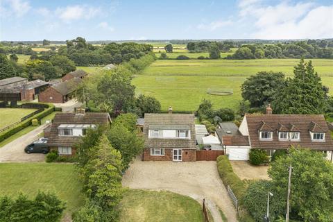 4 bedroom detached house for sale, Station Road, Kennett CB8