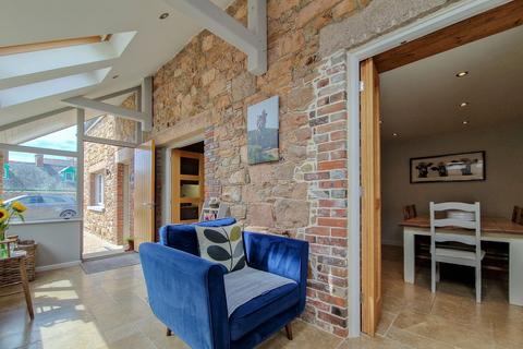 3 bedroom house for sale, The Barn, St Clement