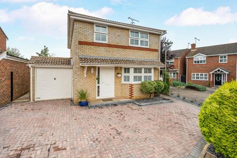 4 bedroom detached house for sale, Amis Avenue, Addlestone KT15