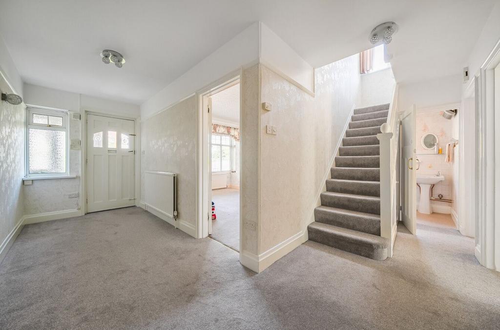 Spacious Entrance Hallway