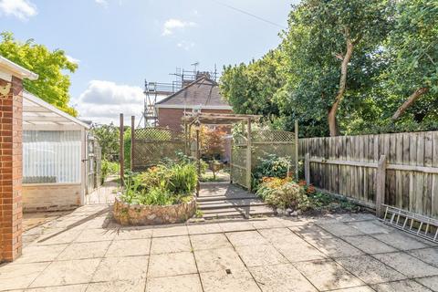 39 Alphington Road, Exeter, EX2 8HP