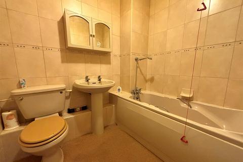 1 bedroom retirement property for sale, St Georges Court, St. Georges Road, Addlestone KT15