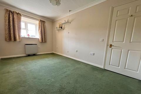 1 bedroom retirement property for sale, St Georges Court, St. Georges Road, Addlestone KT15