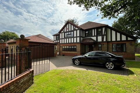 5 bedroom detached house for sale, Parsonage Lane, Farnham Common SL2