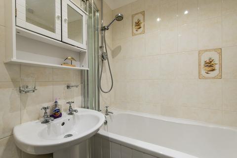 5 Kilndown, Gravesend, DA12 5JG