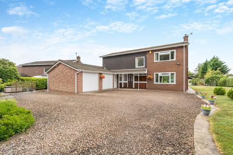 4 bedroom detached house for sale, St Tysoi Close, Usk