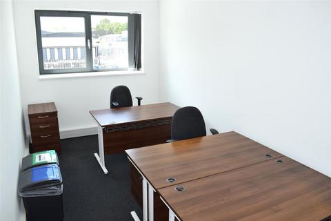 Office to rent, Oakwood Hill Industrial Estate, Loughton