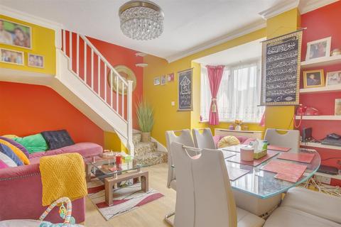 8 Buckingham Close, High Wycombe, HP13 7YD