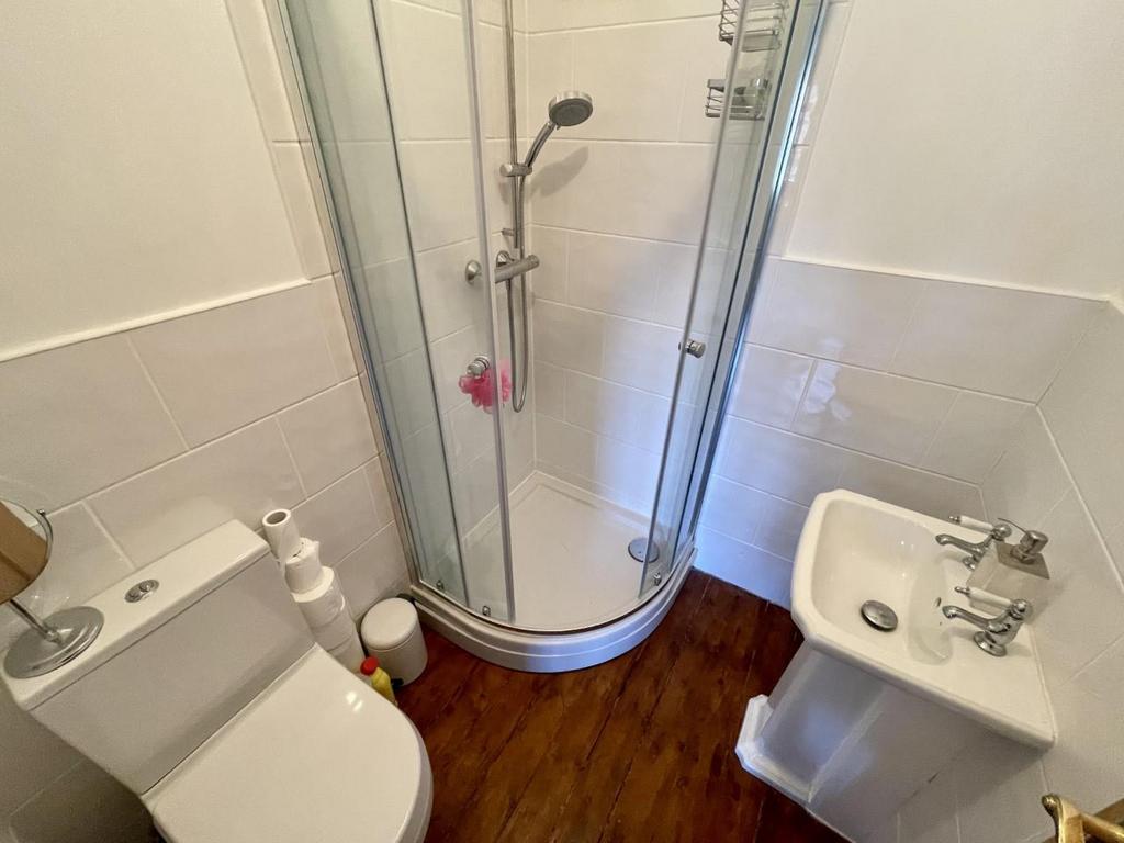 En suite shower room