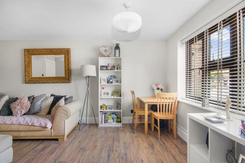 27 Orchid Close, Abridge, Romford, RM4 1DF