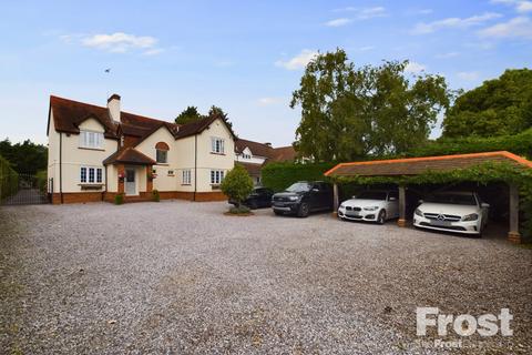 4 bedroom detached house for sale, Coppermill Road, Wraysbury, Berkshire, TW19