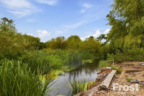 4 bedroom detached house for sale, Coppermill Road, Wraysbury, Berkshire, TW19