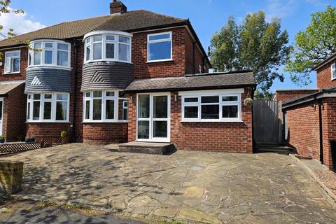 3 bedroom semi-detached house to rent, Tewkesbury Avenue, Hale