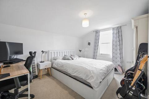 25 Thurlestone Road, London, SE27 0PE