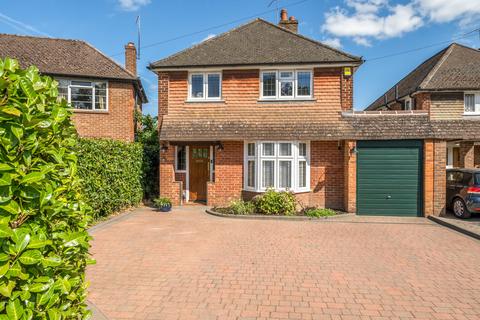 3 bedroom detached house for sale, Queens Avenue, Byfleet, KT14