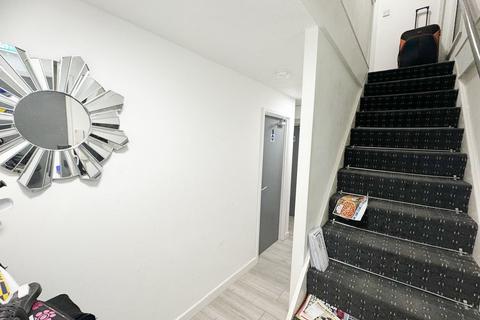 4 bedroom flat for sale, St Marks Rd- 4 Studio Pods -Potential Yield 17%, Tipton, DY4