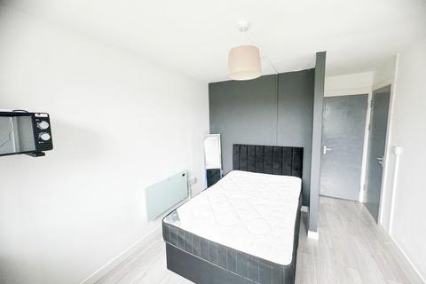 4 bedroom flat for sale, St Marks Rd- 4 Studio Pods -Potential Yield 17%, Tipton, DY4