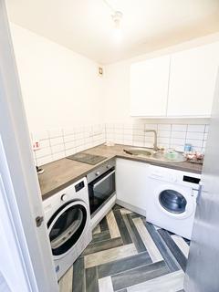 4 bedroom flat for sale, St Marks Rd- 4 Studio Pods -Potential Yield 17%, Tipton, DY4