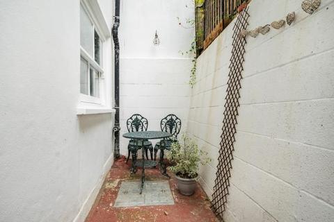 2 bedroom apartment to rent, Marlborough Road,  London,  N19