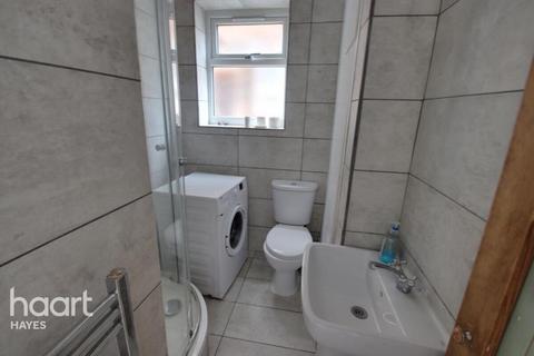 2 bedroom apartment to rent, Bury Avenue, Hayes