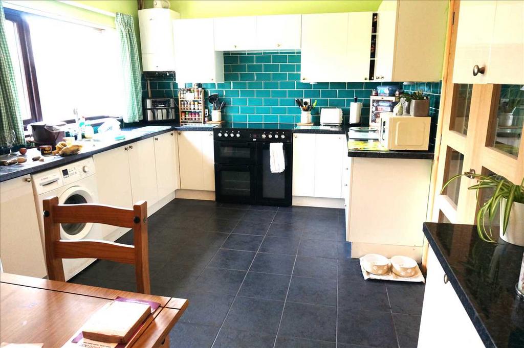 Kitchen :