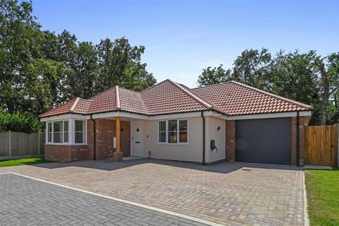 3 bedroom bungalow for sale, Brightlingsea CO7