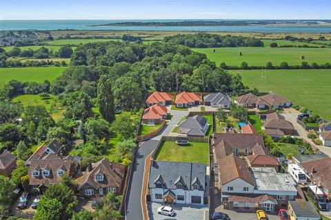 3 bedroom bungalow for sale, Brightlingsea CO7