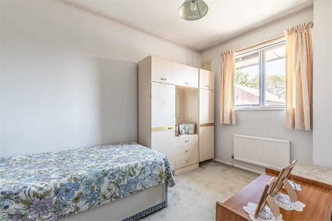 5 The Drive, Slough, SL3 7DB
