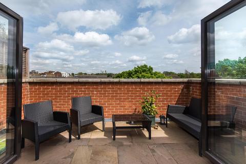 2 bedroom flat for sale, Winchester Street, London, UK