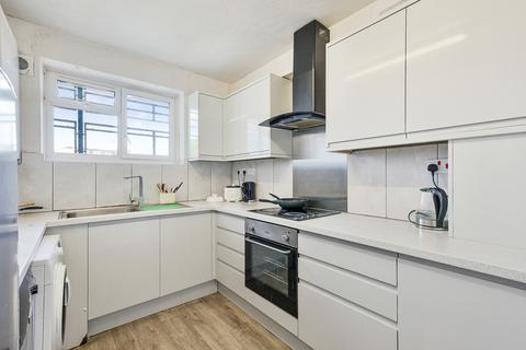 3 bedroom flat to rent, Bramber, Cromer Street, London