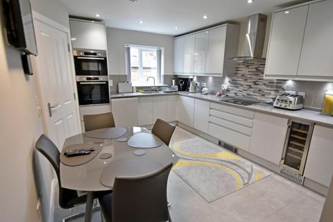 44 Lowes Road, Bury, BL9 6PJ